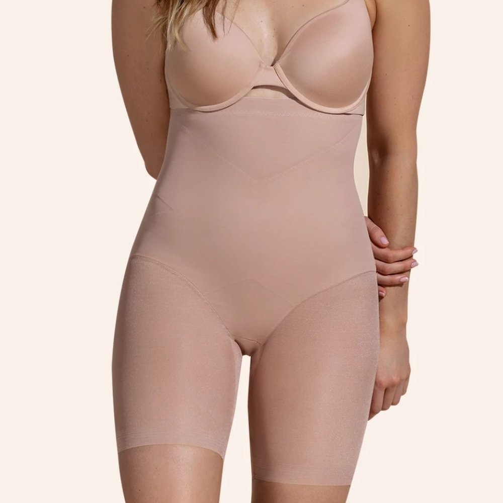 Brand new Honeylove Super Power Short, sand, size S